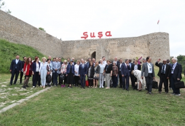 Forum iştirakçılarının Şuşa səfəri başa çatdı