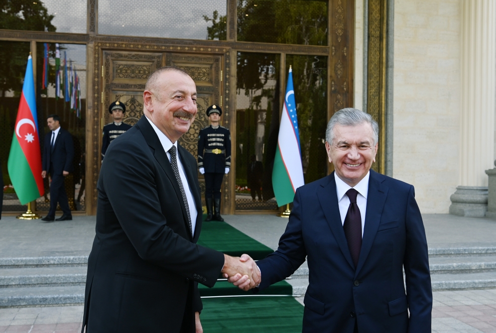 İlham Əliyev Daşkənddə belə qarşılandı - FOTOLAR