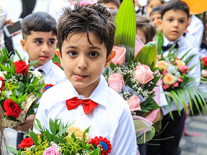 Dərslərin 1 sentyabrdan başlaması təklifinə rəsmi REAKSİYA