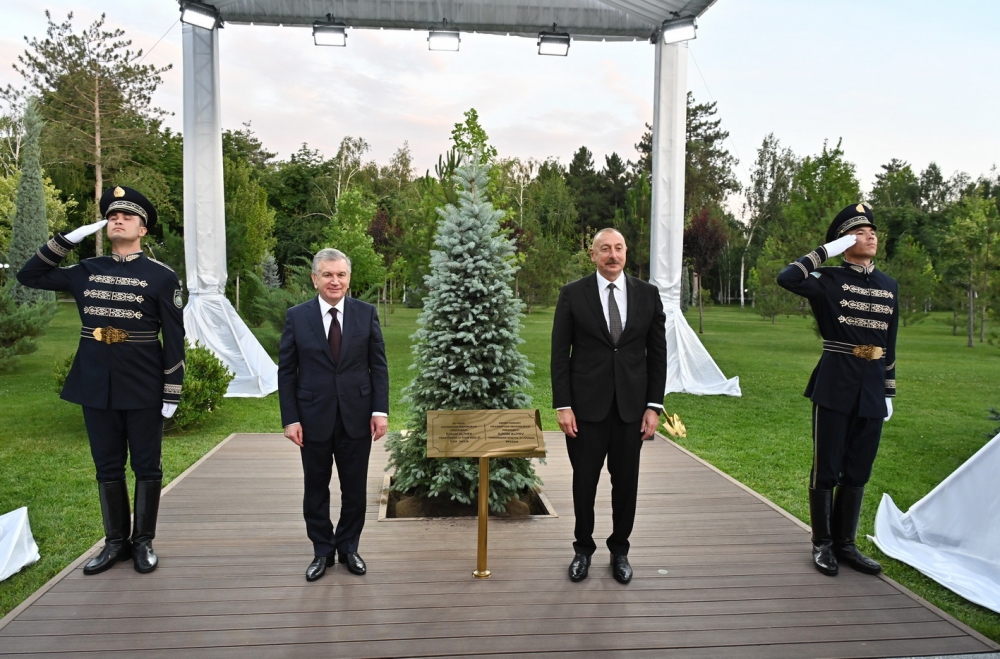Azərbaycan və Özbəkistan liderləri ağac əkdilər