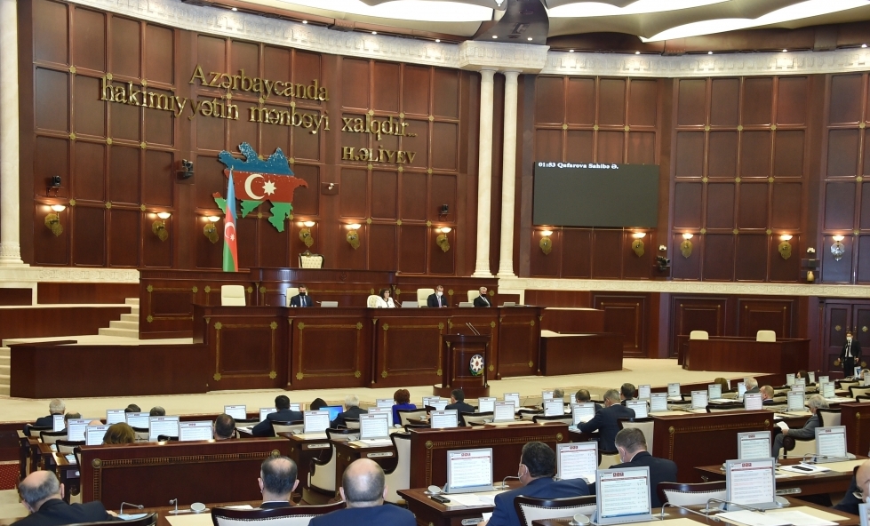 Büdcəyə dəyişikliklər ilk oxunuşda qəbul edildi - YENİLƏNİB