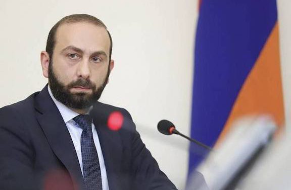 Mirzoyan qətərli həmkarı ilə telefonla danışdı