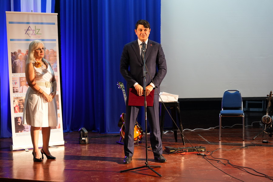 Fuad Muradov “Azİz”i yubileyi münasibətilə təbrik edib