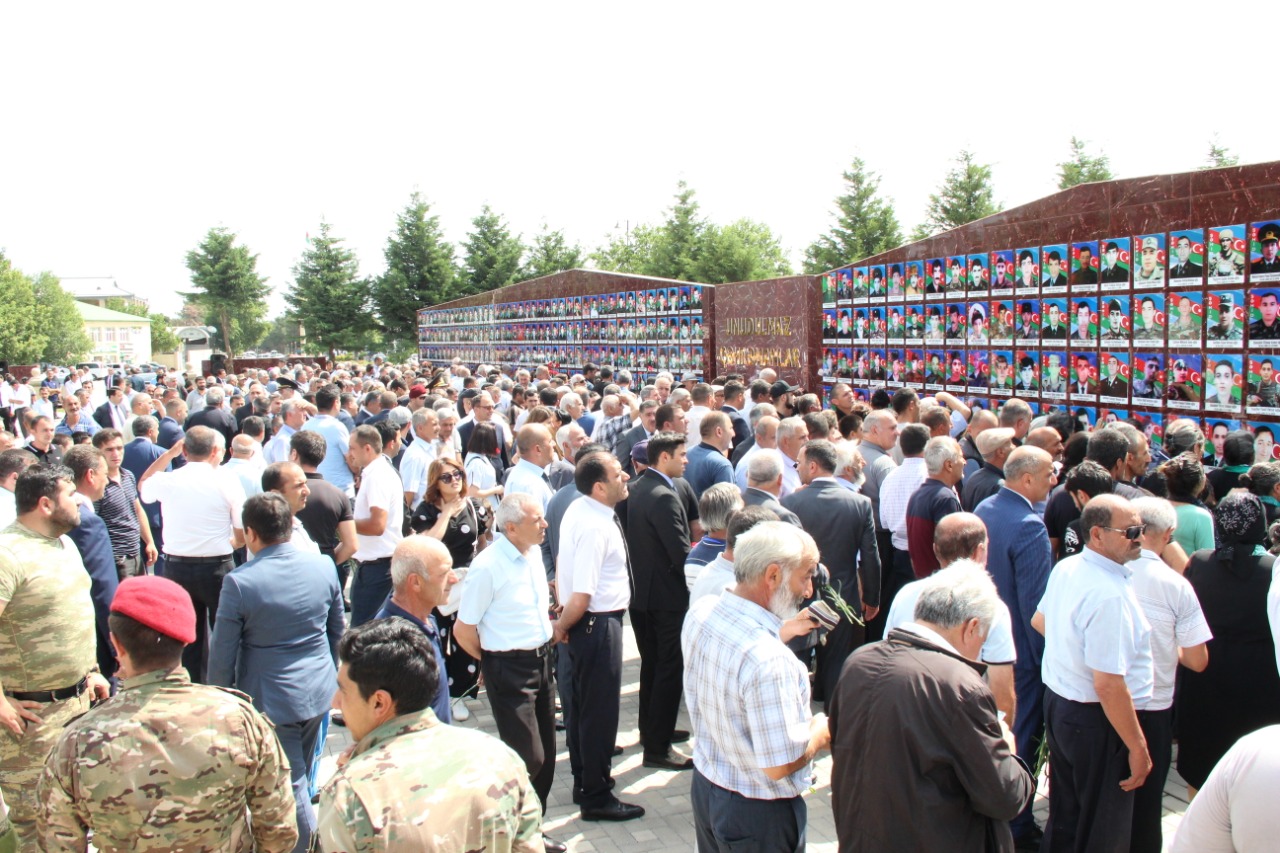 Goranboyda Şəhidlər Xatirə-Abidə Kompleksinin açılışı olub - FOTO