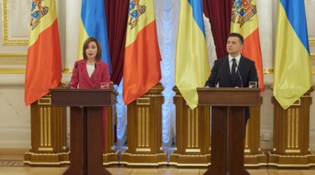 Moldova prezidenti Ukraynaya getdi
