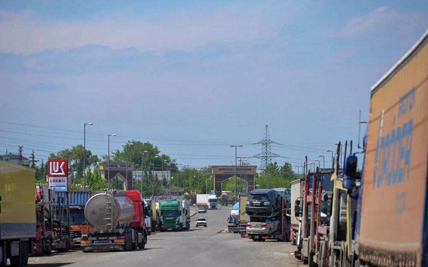 Gürcüstan Rusiyaya gedən maşınları Azərbaycana YÖNƏLTDİ