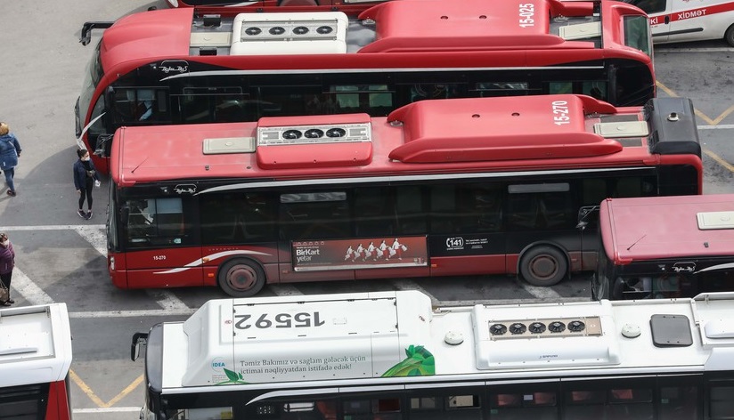 Yollarda tıxac var - Avtobuslar gecikir