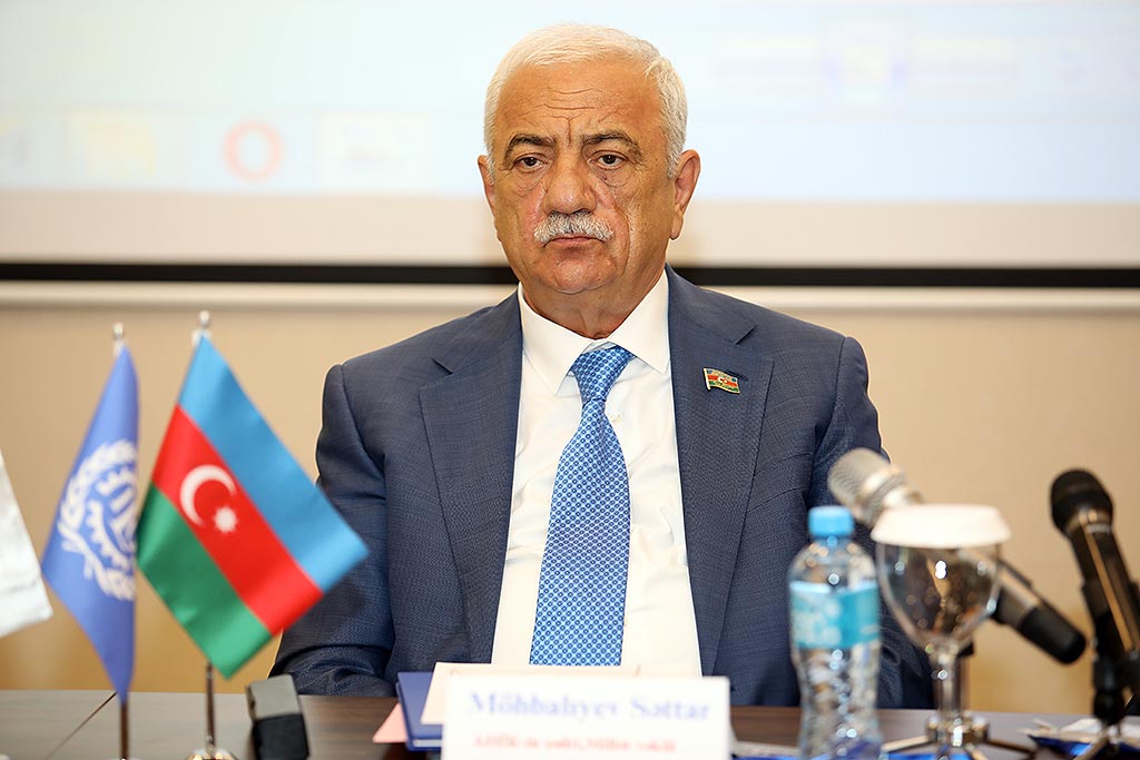 Məcburi əməklə bağlı dəyirmi masa keçirildi