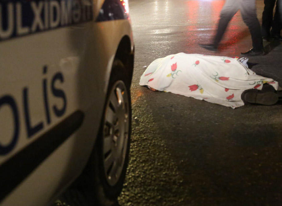 Yolu keçmək istəyən piyada öldü