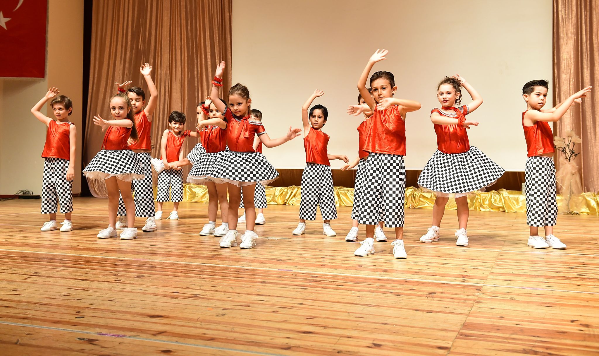 Günəş Tədris mərkəzi müsabiqə elan edir
