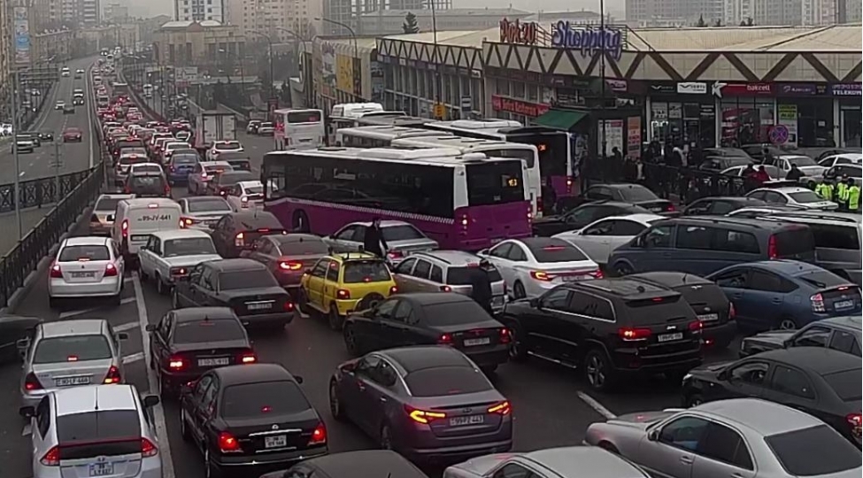 Tıxaca görə 140 avtobusu GECİKİR