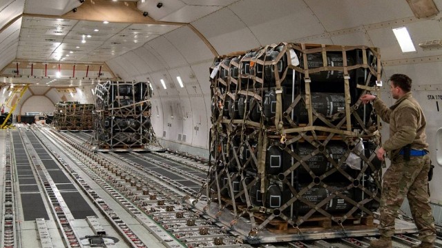 Pentaqon Kiyevə 820 milyon dollarlıq hərbi yardım ayırdı