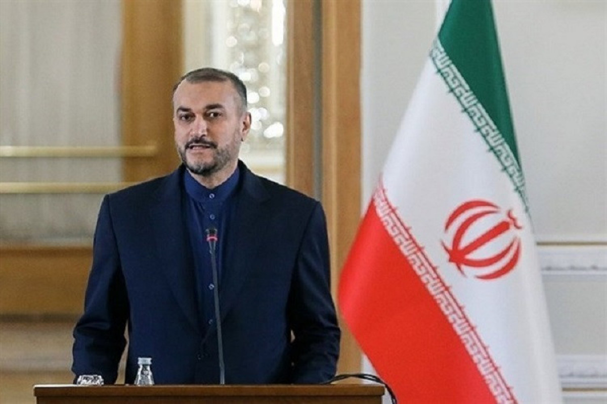 İranın xarici işlər naziri Suriyaya gedir