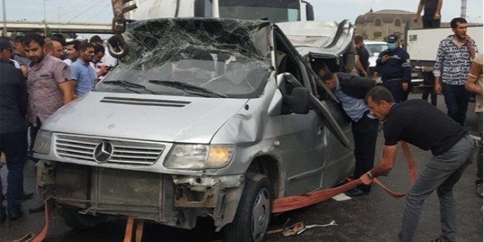 Hövsan yolunda qəza: Xəsarət alanlar var