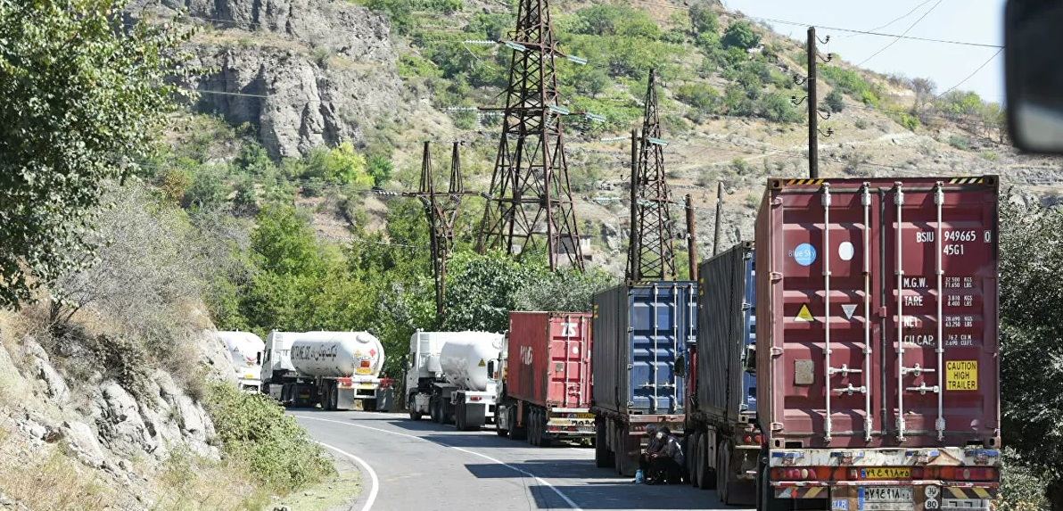 İran yük maşınlarının Gorus-Qafan yolunda hərəkəti bərpa olunub