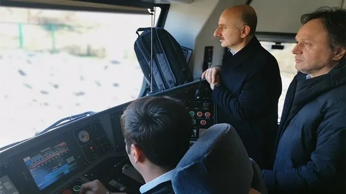 Nazir metroya mindi, heç kim ona yer vermədi - VİDEO