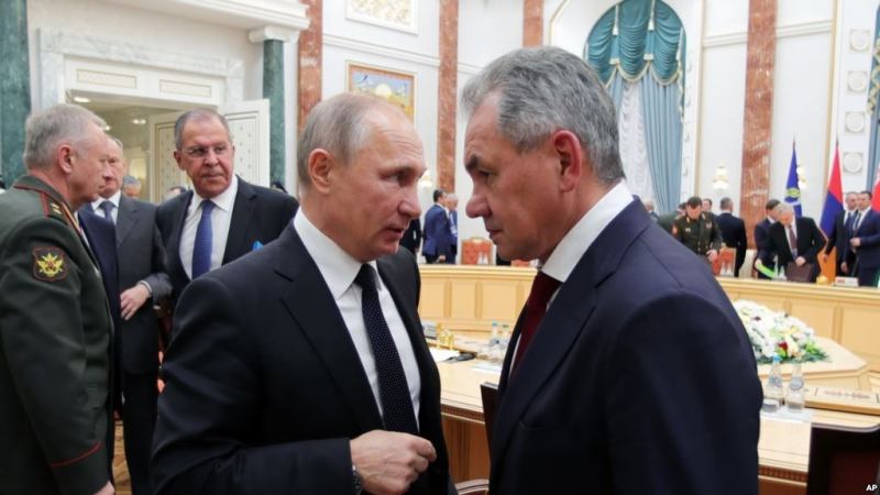 Putin Luqanskını azad edən hərbçiləri mükafatlandıracaq