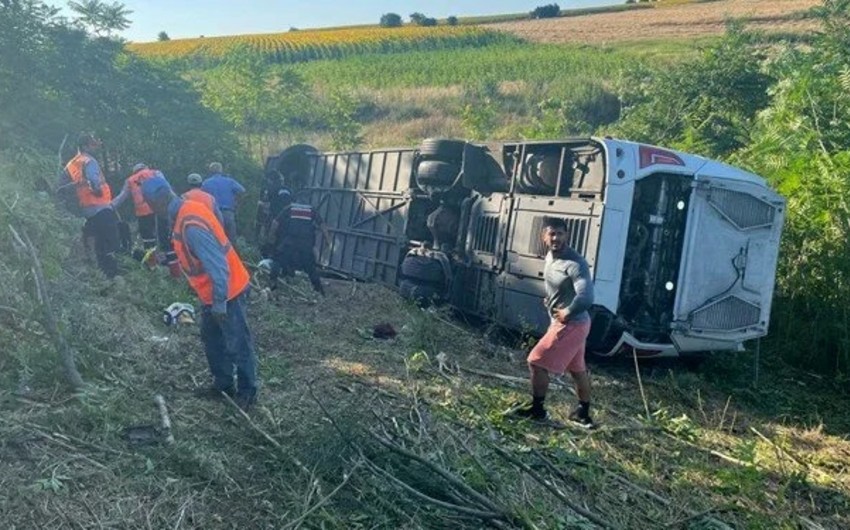 Türkiyədə avtobus qəzası - 6 ölü, 25 yaralı