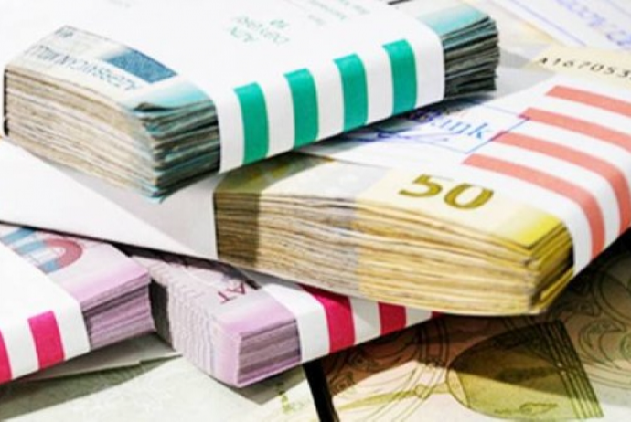 Büdcədə 1 milyard manatdan çox profisit yarandı