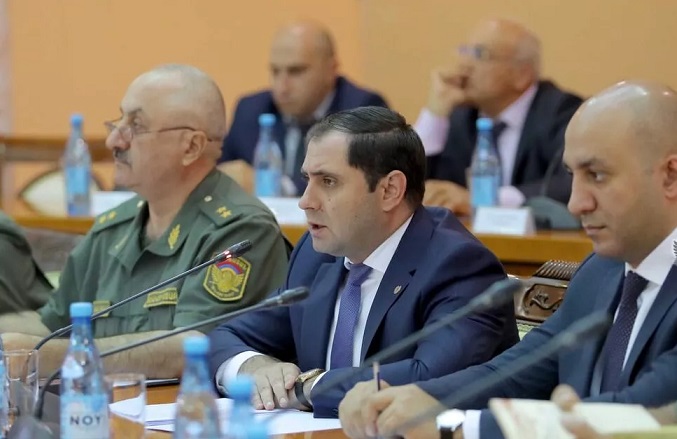 Ermənistanın Müdafiə Nazirliyində dəyişiklik edilir