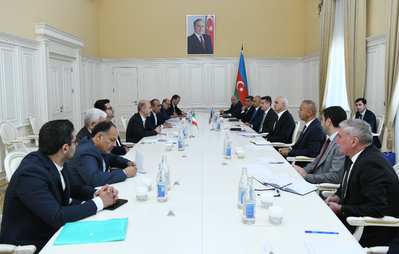 Şahin Mustafayev İranın energetika nazirilə görüşdü