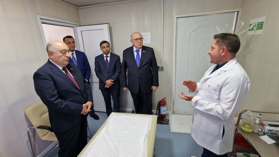 Komitə sədrləri və Zaur Əliyev Şuşa xəstəxansında olublar - FOTOLAR