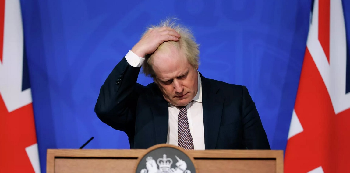 Britaniyada daha 3 istefa - Conson getməyə RAZILAŞIB