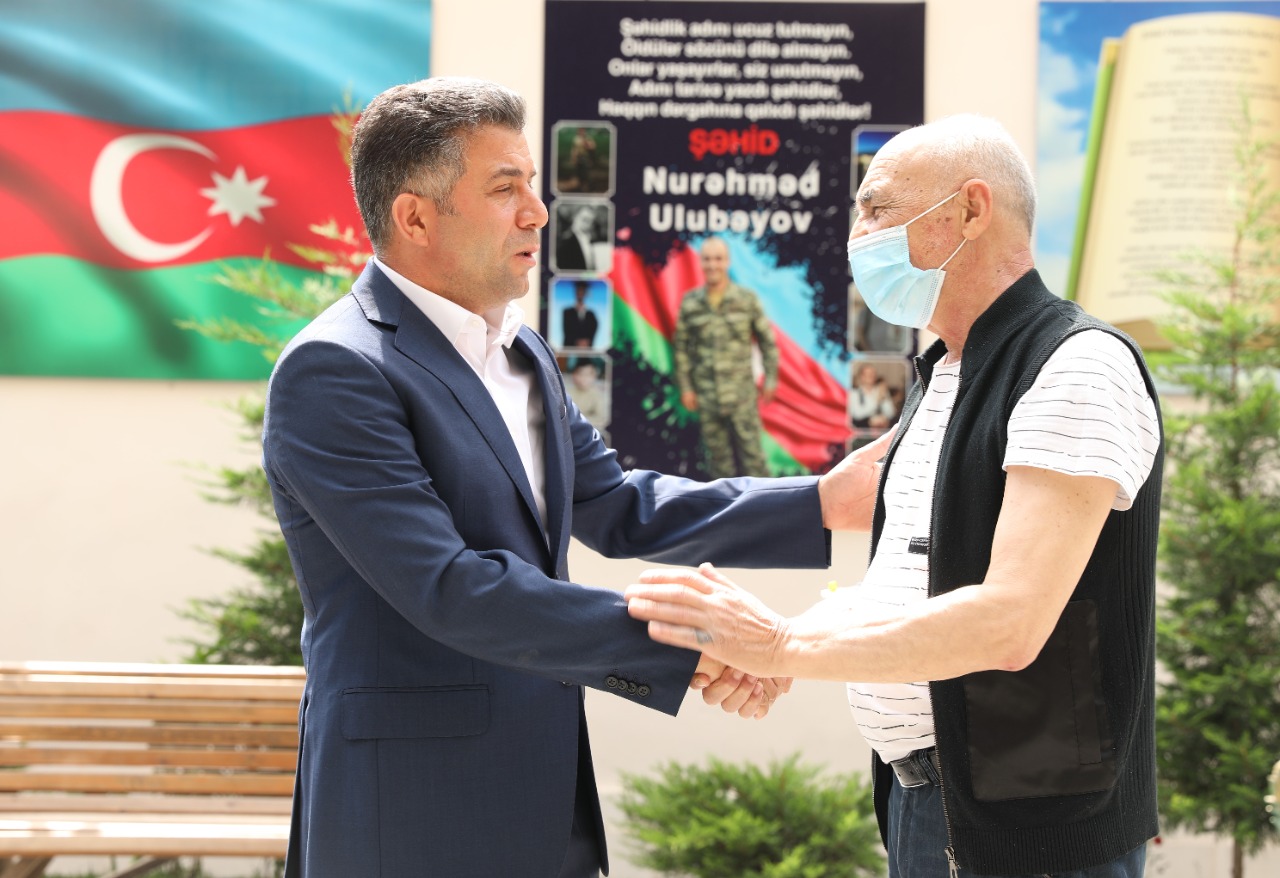 Baş direktor Səhid ailəsini ziyarət edib