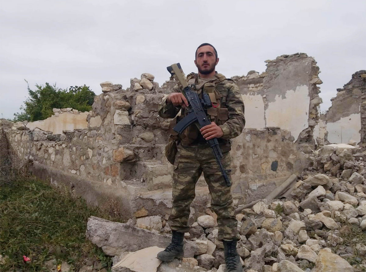Düşmənə qarşı mərdliklə vuruşaraq Şuşada şəhadətə ucaldı...