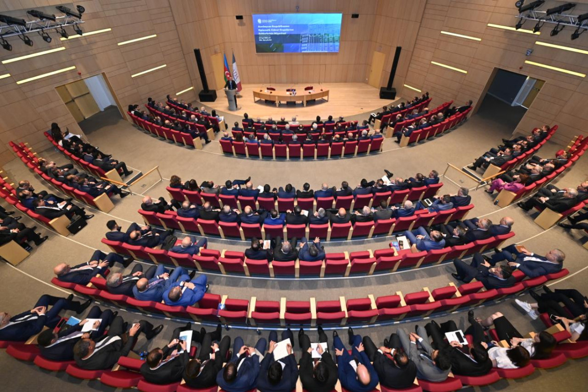 Diplomatların iclasının GÜNDƏLİYİ