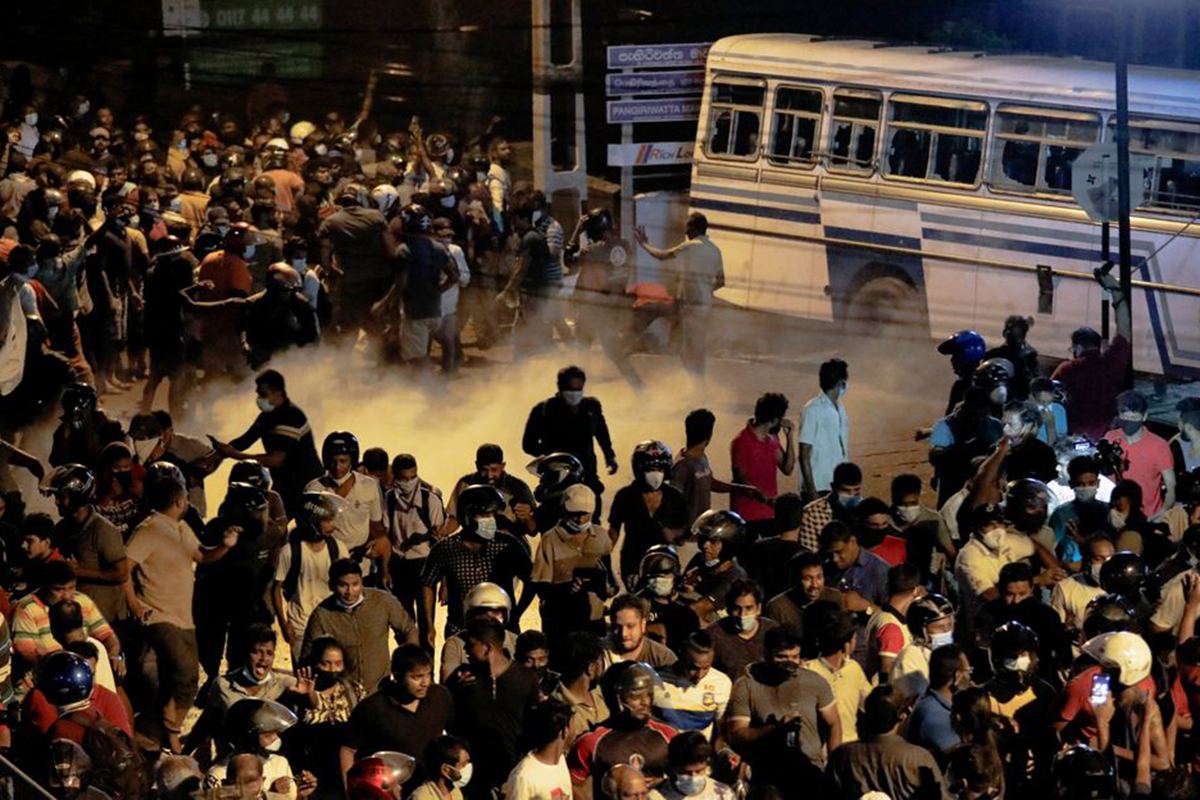 Etiraz aksiyasında 30 nəfər yaralanıb