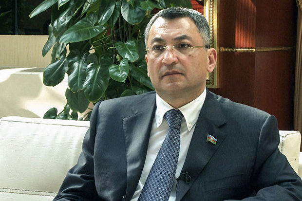 Həmin şəxs Rövşən Rzayevin qohumu deyil - RƏSMİ
