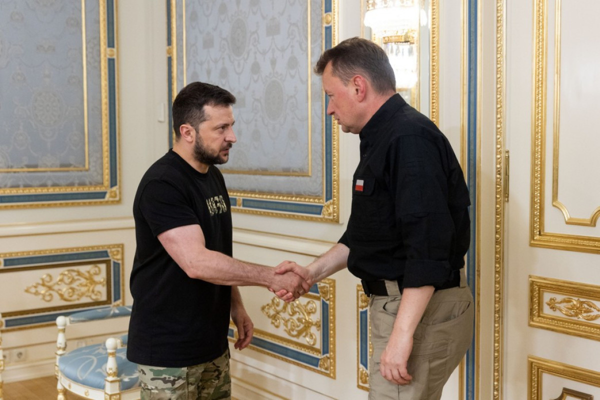 Polşa müdafiə naziri Kiyevə səfər etdi