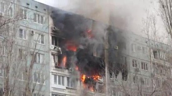 Yaşayış binasında yanğın - Zəhərlənən var