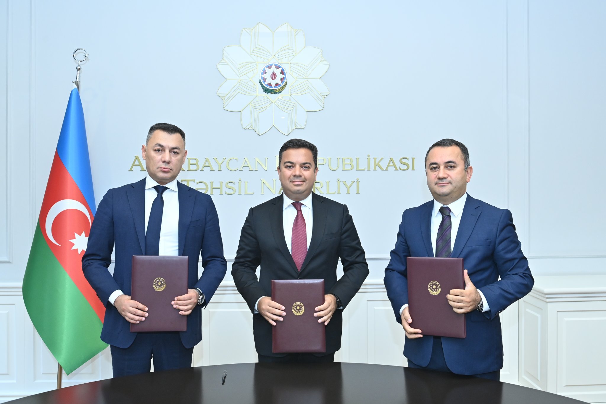 Təhsilin İnkişafı Fondu ilk rəsmi sənədini imzaladı - FOTO