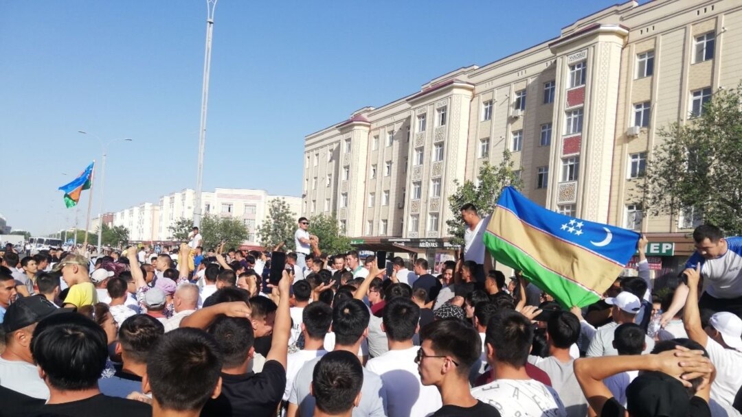 Qaraqalpaqıstanda komendant saatı azaldıldı