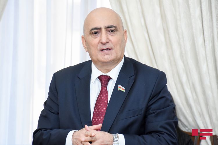 14 iyuldan başlanan yol və ya çətin zamanların lideri