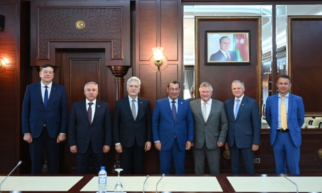 Parlamendə Latviya-Azərbaycan əlaqələri müzakirə edildi
