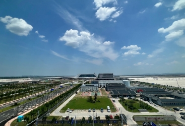 Asiyanın ən böyük aeroportu fəaliyyətə başladı