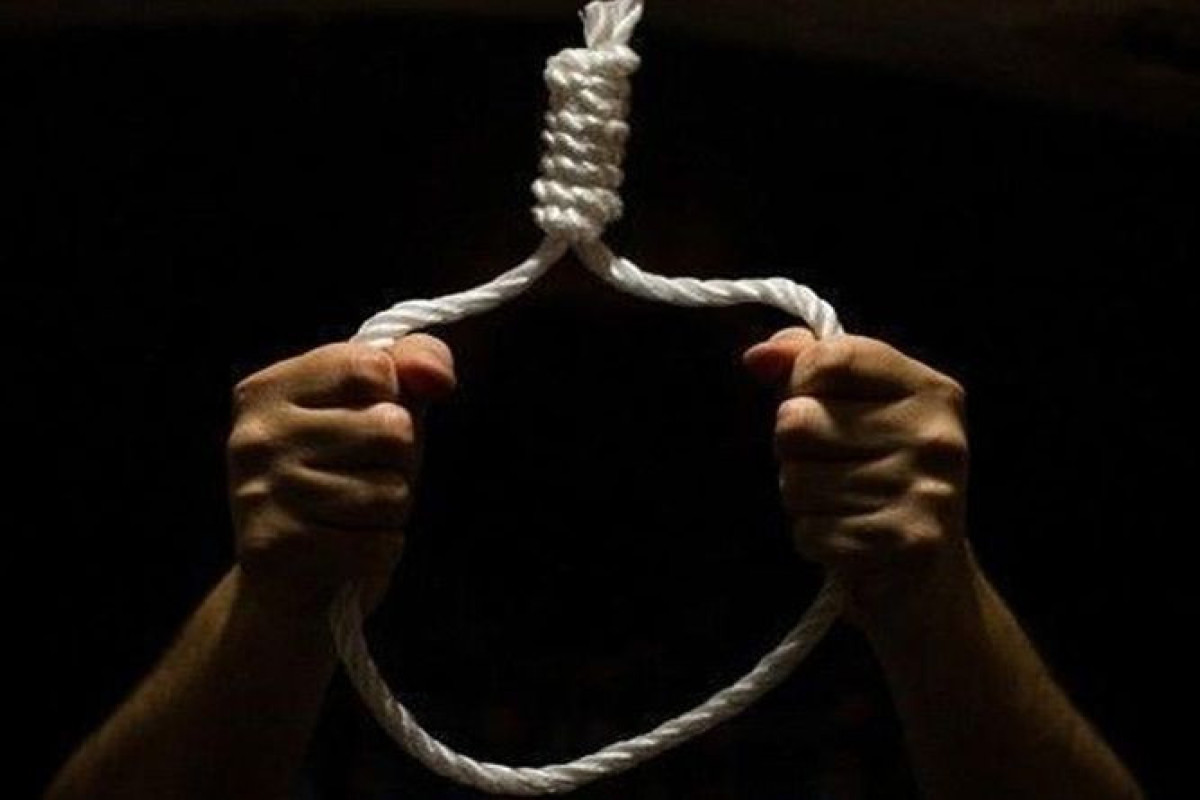 35 yaşlı qadın özünü asdı 