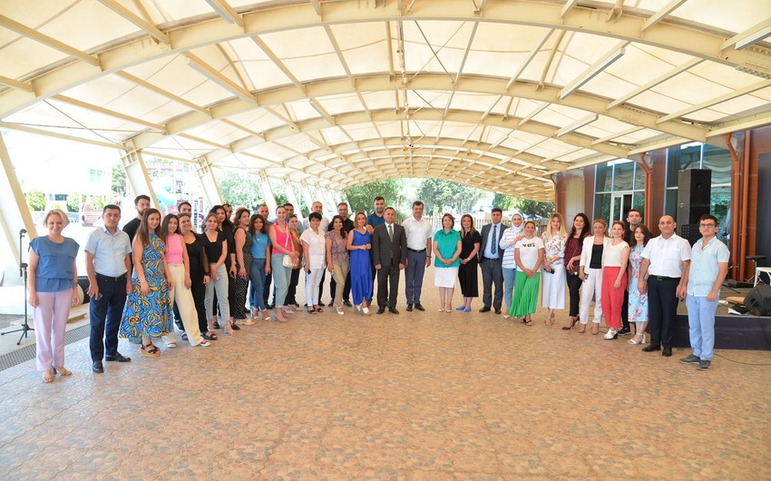 BŞTİ jurnalistləri təbrik edib