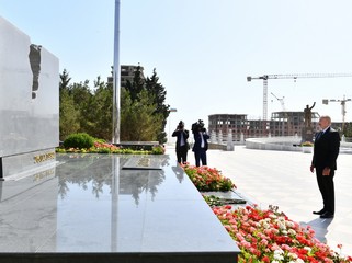 İlham Əliyev Sumqayıt Şəhidlər xiyabanında - FOTOLAR 
