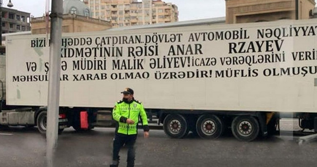 Yolu bağlayan \