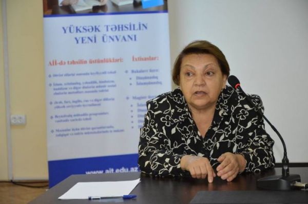 Trendə çevrilən kitabın müəllifi Corc Diklə görüşmək istəyir