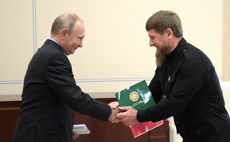 Putin Kadırovu mükafatlandırdı