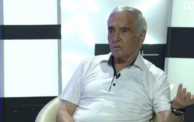 Xalq artisti söyüşə görə xanımından boşanıb