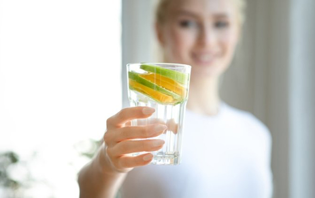 Səhərlər limonlu su içməyin FAYDALARI