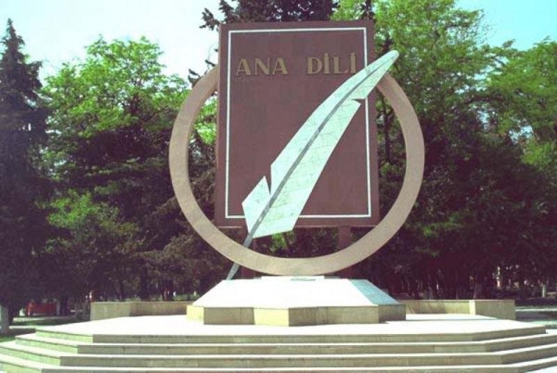 Dilimiz bizə gerbimiz, himnimiz, bayrağımız qədər önəmlidir