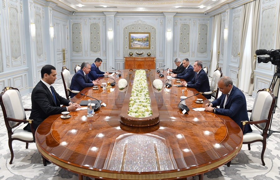 Mirziyoyev azərbaycanlı nazirlərlə görüşdü - FOTO