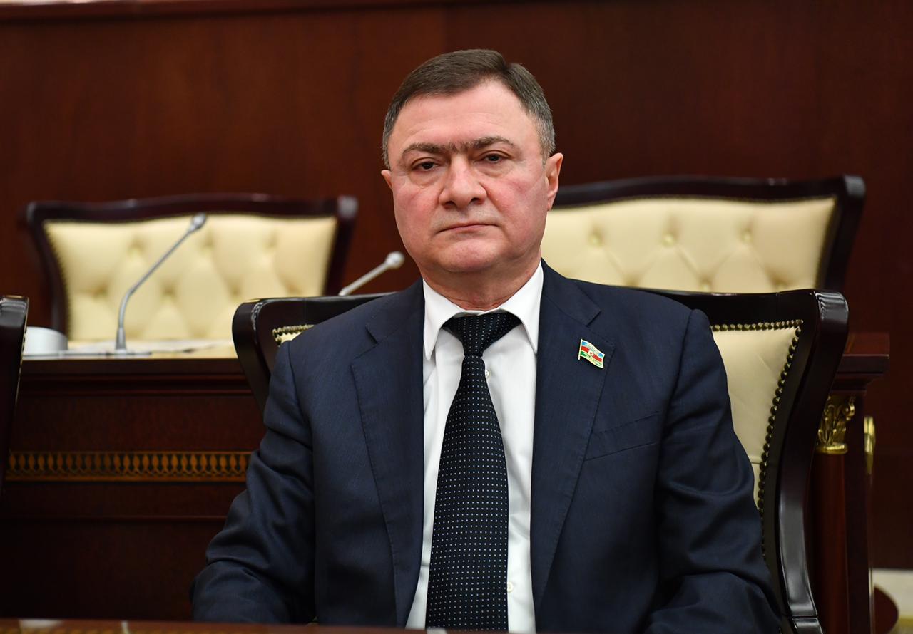 İnsan amili dövlət siyasətimizin əsasını təşkil edir